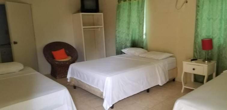 Pic-Nic Beach Corn Island Hotel Exterior foto