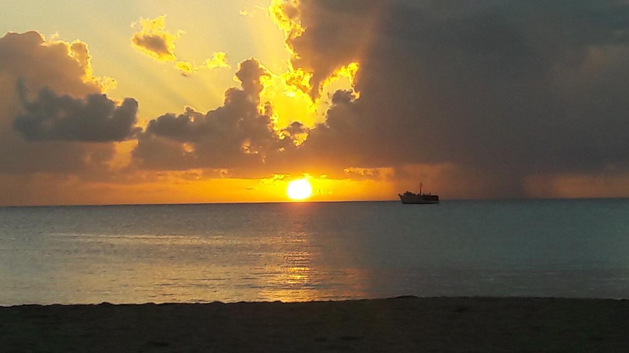 Pic-Nic Beach Corn Island Hotel Exterior foto